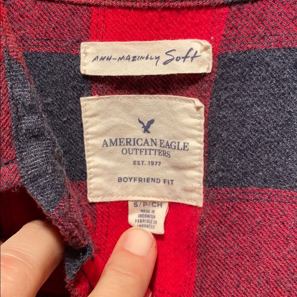 American Eagle Boyfriend Flannel Red Black Small - Picture 2 of 7